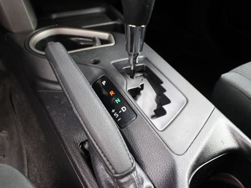 Used 2016 Toyota RAV4 LE AWD/4WD image 47