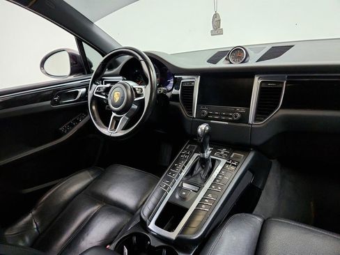 Used 2017 Porsche Macan AWD/4WD image 25