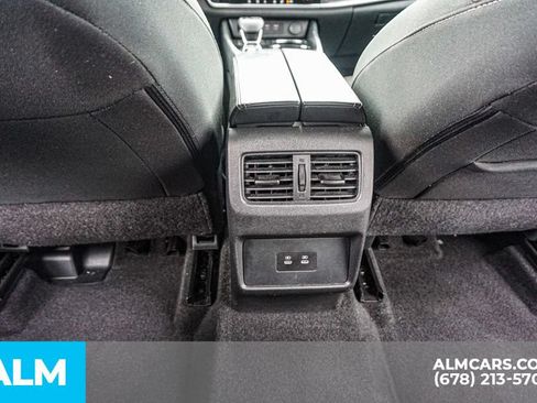 Used 2024 Nissan Rogue SV FWD image 31