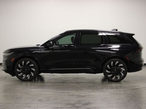 Used 2024 Lincoln Nautilus Reserve w/ Equipment Group 202A AWD/4WD image 5