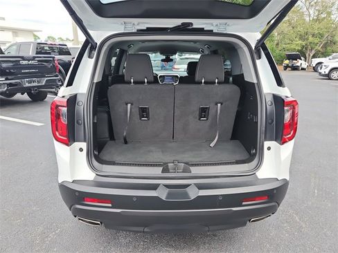 Certified 2023 GMC Acadia SLE w/ Driver Convenience Package image 5