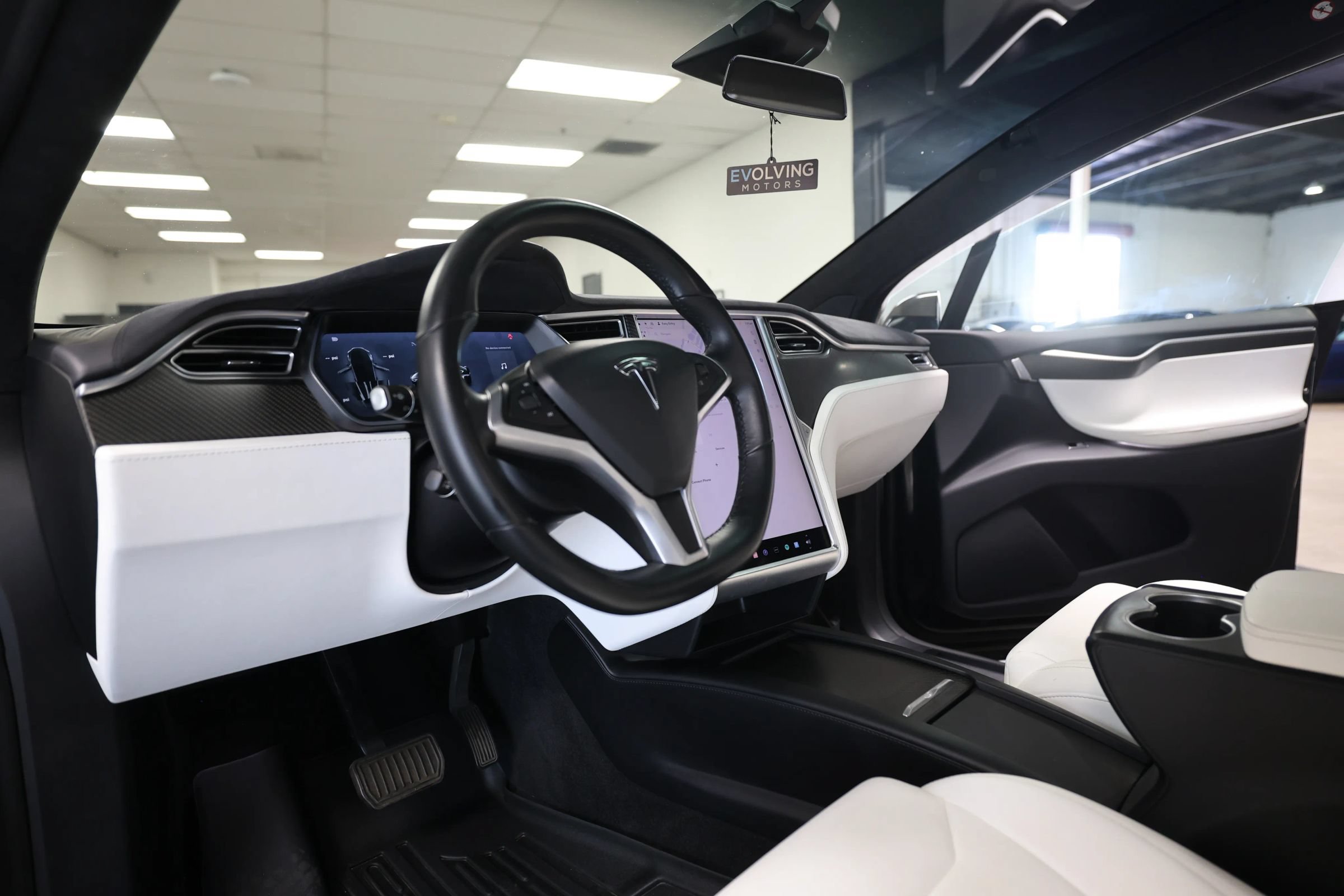 Used 2017 Tesla Model X 90D AWD/4WD image 30