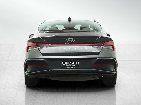 Used 2026 Hyundai Elantra Limited FWD image 4