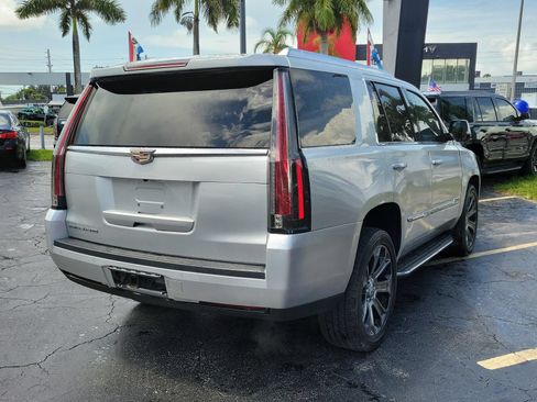 Used 2016 Cadillac Escalade Luxury AWD/4WD image 4