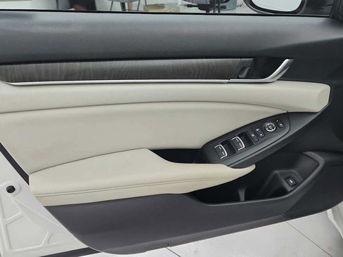 Used 2020 Honda Accord EX image 17