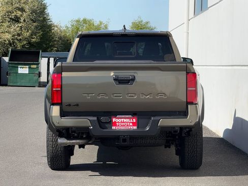 Used 2026 Toyota Tacoma TRD Off-Road w/ TRD Off Road Upgrade Package AWD/4WD image 6
