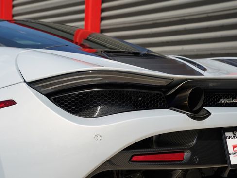 Used 2018 McLaren 720S RWD image 8
