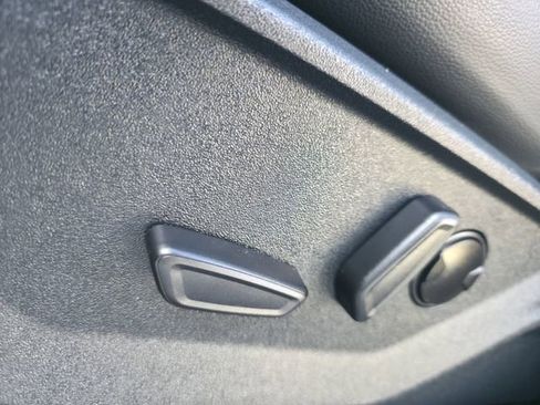 Used 2025 Ford F150 Lariat w/ Equipment Group 501A Mid image 16