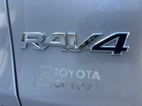 Used 2025 Toyota RAV4 XLE image 19