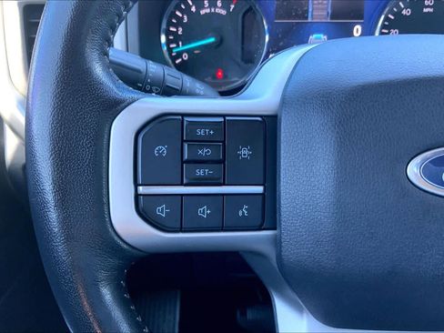 Used 2022 Ford Expedition XLT image 23