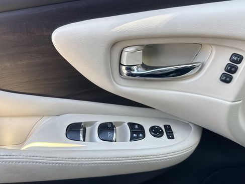 Used 2024 Nissan Murano Platinum w/ Cargo Package FWD image 10