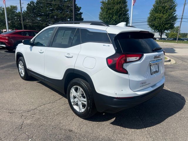 Used 2022 GMC Terrain SLE w/ Driver Convenience Package AWD/4WD image 8
