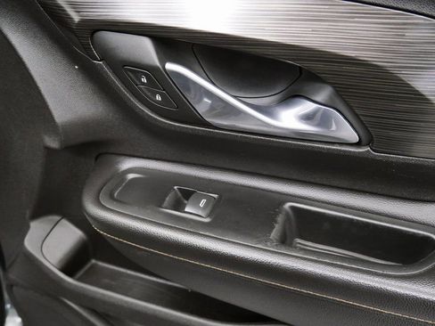 Used 2018 GMC Terrain SLT image 17