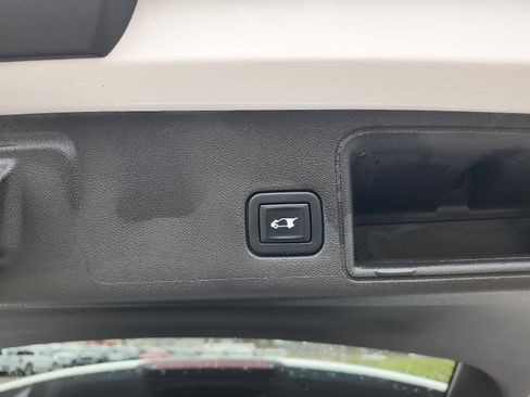 Certified 2022 GMC Terrain SLT image 11