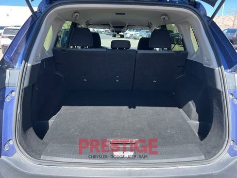 Used 2023 Nissan Rogue SV image 16