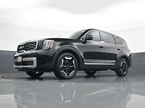 Used 2023 Kia Telluride S w/ S Sunroof Package FWD image 23