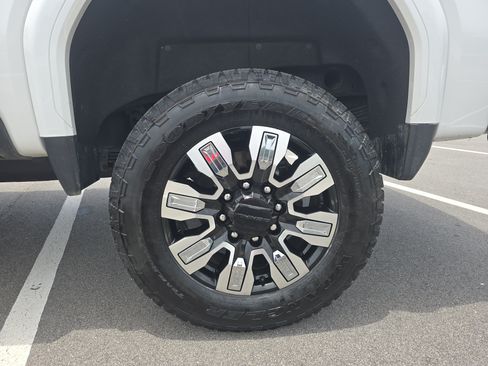 Used 2023 GMC Sierra 2500 Denali w/ Denali Ultimate Package AWD/4WD image 33