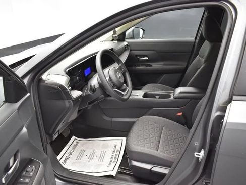 Used 2025 Nissan Kicks SV FWD image 14