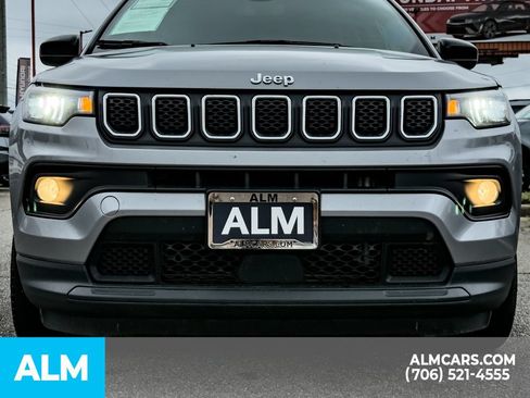Used 2024 Jeep Compass Latitude AWD/4WD image 9