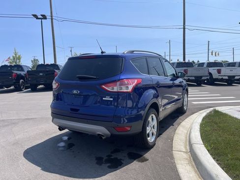 Used 2016 Ford Escape SE w/ Equipment Group 201A FWD image 5