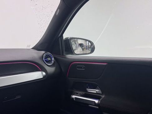 Used 2022 Mercedes-Benz GLB 250 4MATIC image 25