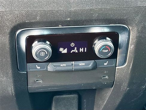 Used 2025 GMC Yukon Denali RWD image 26