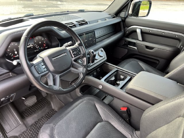 Used 2024 Land Rover Defender 110 X-Dynamic SE AWD/4WD image 19