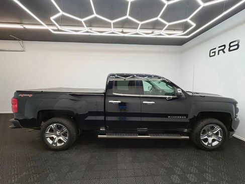 Used 2017 Chevrolet Silverado 1500 Custom w/ Custom Convenience Package AWD/4WD image 11