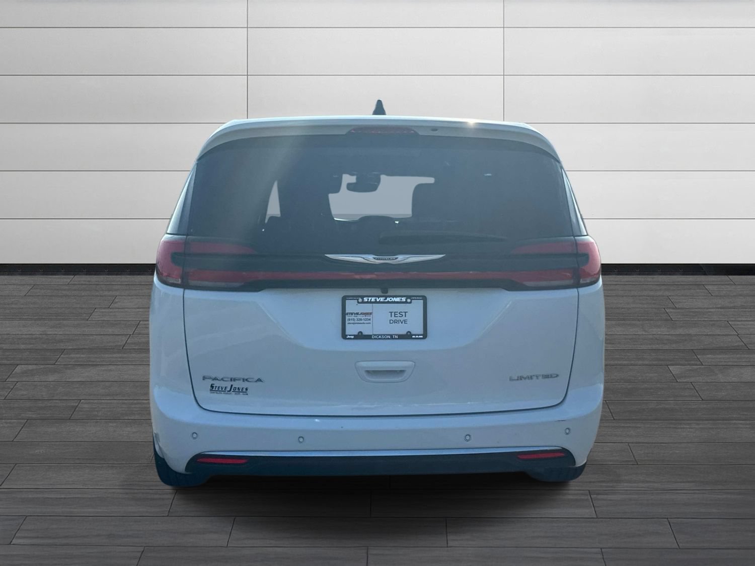 Used 2026 Chrysler Pacifica Limited FWD image 6