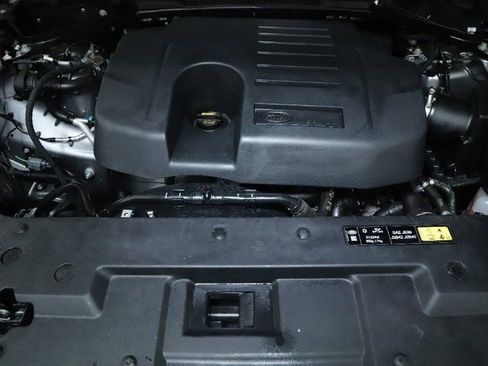 Certified 2023 Land Rover Defender 110 SE AWD/4WD image 39