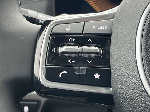 New 2026 Kia Carnival EX FWD image 24