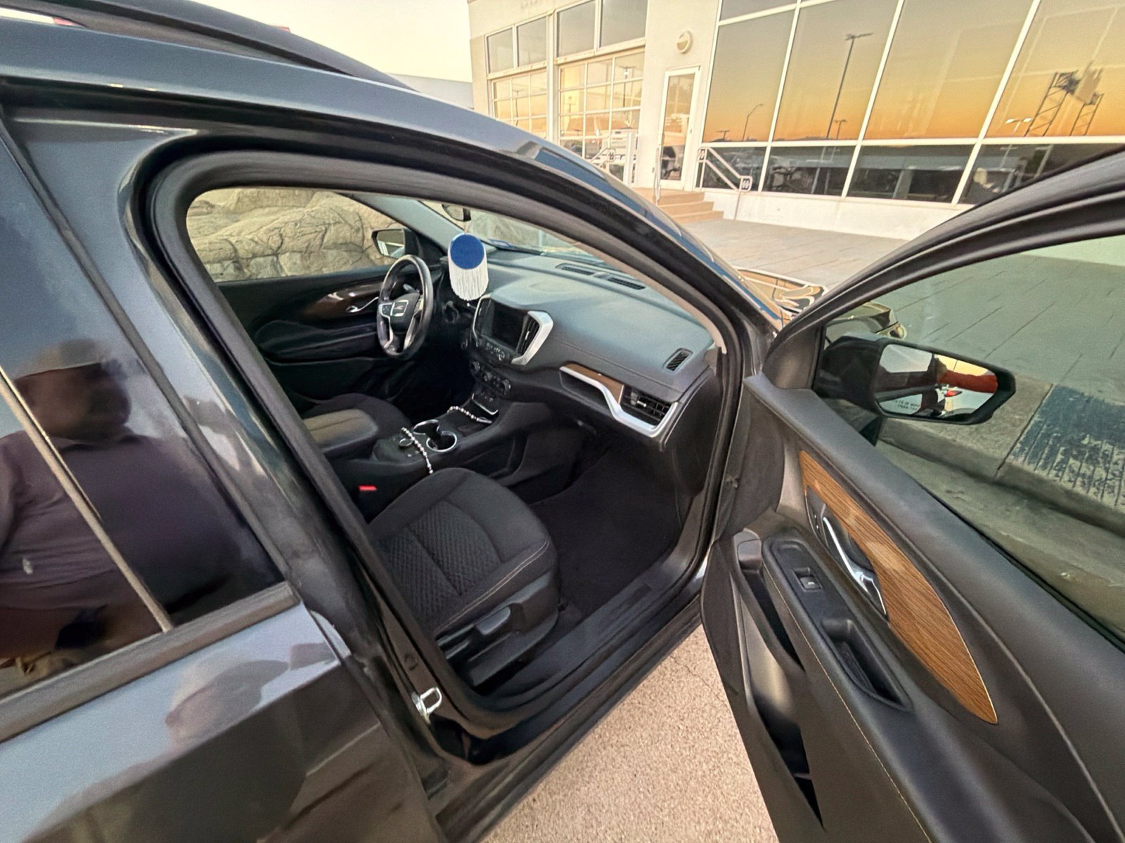 Used 2018 GMC Terrain SLE w/ Driver Convenience Package FWD image 20