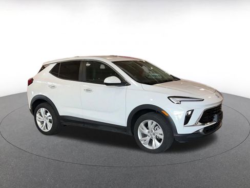 Used 2025 Buick Encore GX Preferred image 2