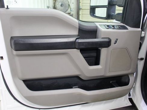 Used 2020 Ford F250 XL w/ Power Equipment Group image 7