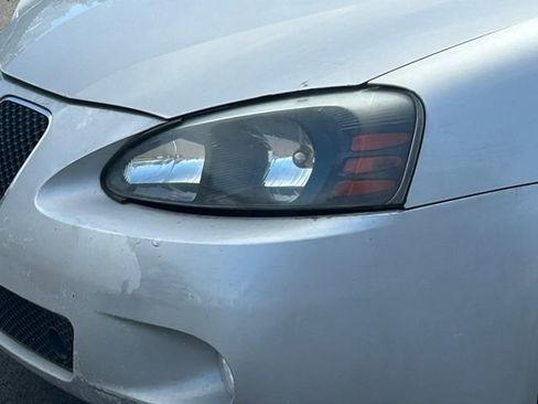 Used 2006 Pontiac Grand Prix GXP w/ Sun And Sound Package FWD image 10