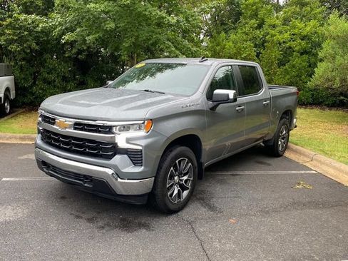 Used 2023 Chevrolet Silverado 1500 LT AWD/4WD image 3