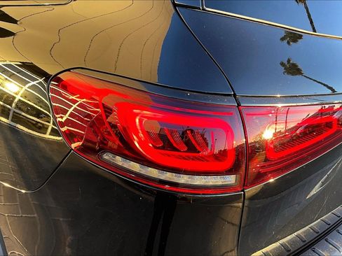 Used 2021 Mercedes-Benz GLS 450 4MATIC image 29