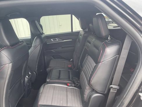 Used 2025 Ford Explorer ST-Line w/ ST-Line Street Pack AWD/4WD image 21