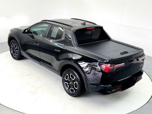Used 2022 Hyundai Santa Cruz SEL Premium image 16
