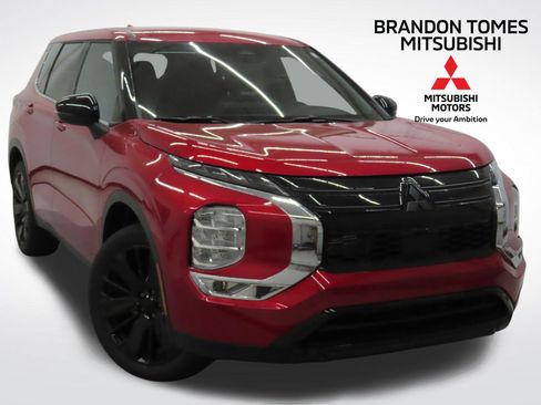 New 2026 Mitsubishi Outlander LE FWD image 1