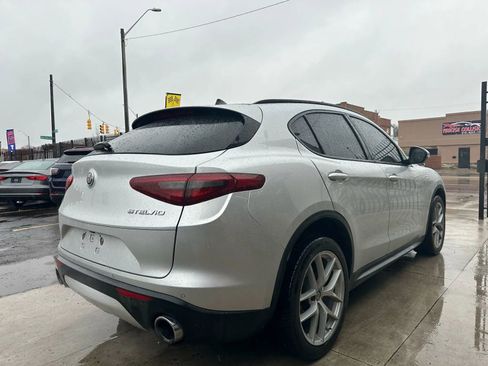 Used 2018 Alfa Romeo Stelvio Ti Sport image 4