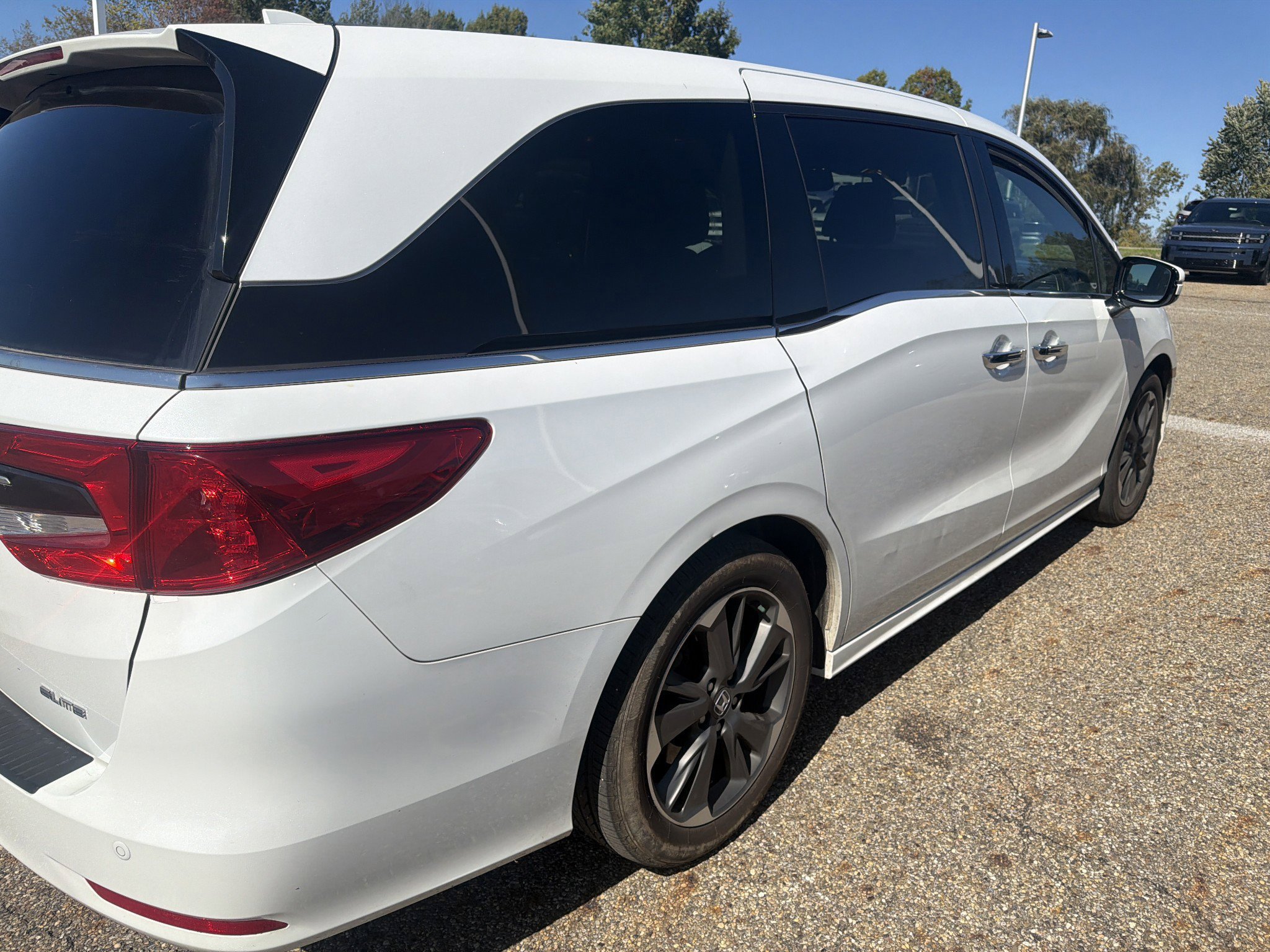 Used 2022 Honda Odyssey Elite image 9