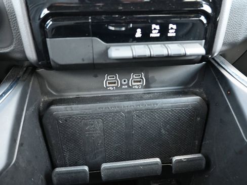 Used 2025 RAM 1500 Laramie AWD/4WD image 27