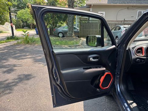 Used 2019 Jeep Renegade Sport AWD/4WD image 10