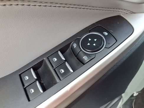 Used 2023 Ford Explorer XLT w/ Equipment Group 202A RWD image 6