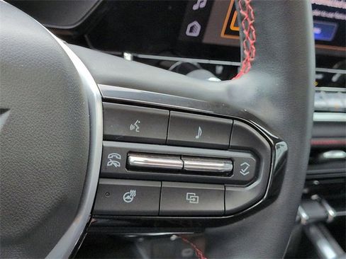 Used 2023 Chevrolet Colorado Z71 w/ Z71 Convenience Package 2 image 26