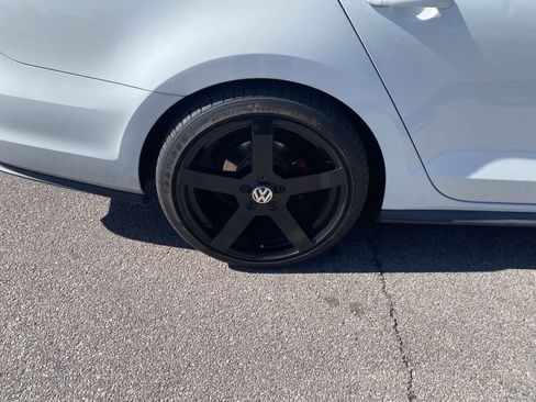 Used 2016 Volkswagen Jetta GLI SE FWD image 6