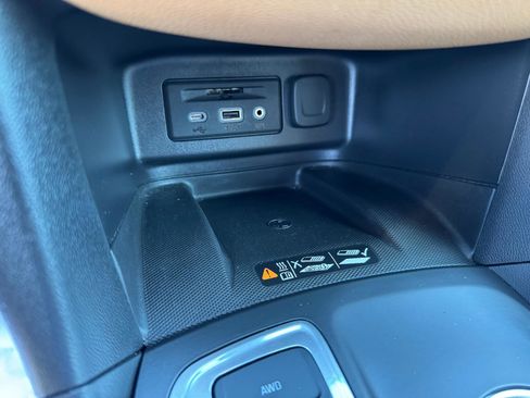 Used 2021 Chevrolet Equinox Premier image 37