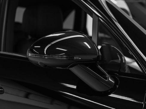 Certified 2026 Porsche Macan AWD/4WD image 14