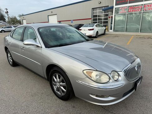 Used 2008 Buick LaCrosse CX image 2